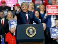 tong thong my chi trich vu kien quy tu thien donald trump