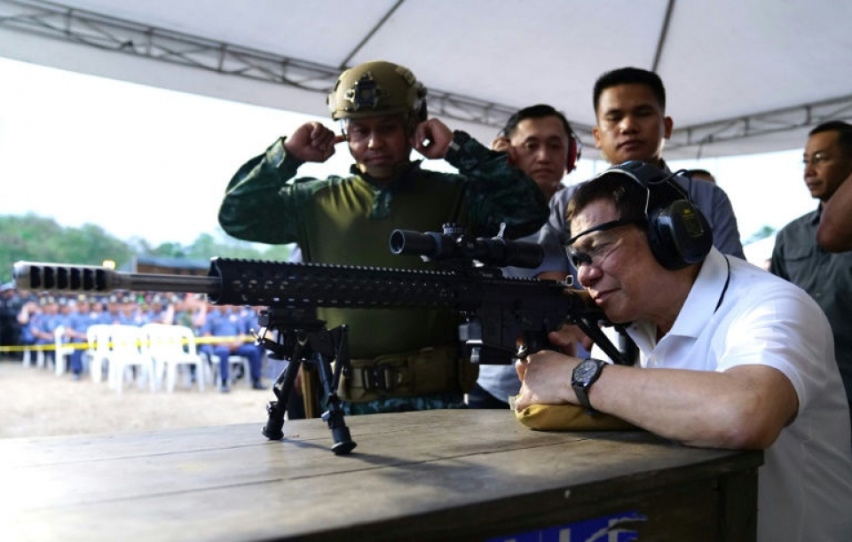 tong thong duterte tuyen bo philippines rut khoi toa hinh su quoc te