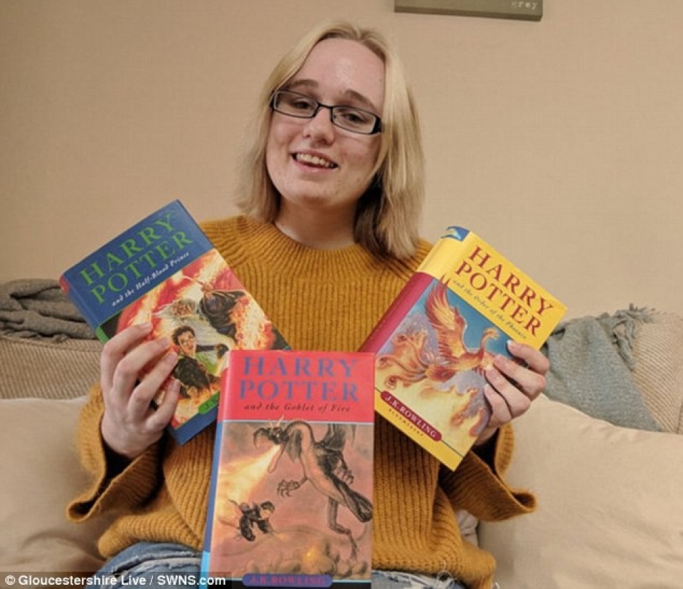 mua sach cu gia 300000 dong duoc do co tri gia 19 ty