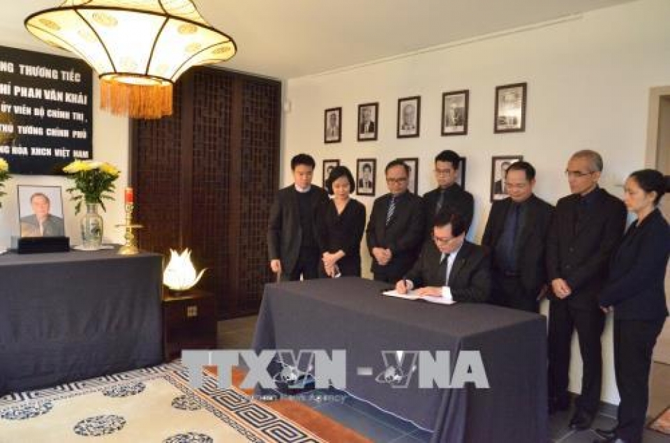 hoat dong tuong nho nguyen thu tuong phan van khai o nuoc ngoai