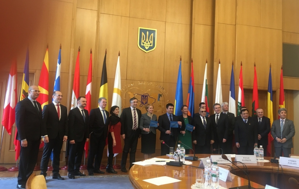 cac dai su francophonie lam viec voi bo ngoai giao ukraine