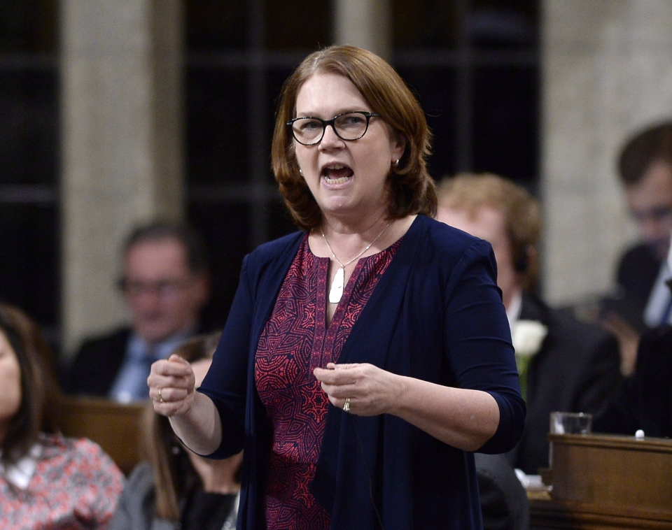 mat niem tin vao chinh phu cua thu tuong trudeau bo truong thu 2 cua canada tu chuc