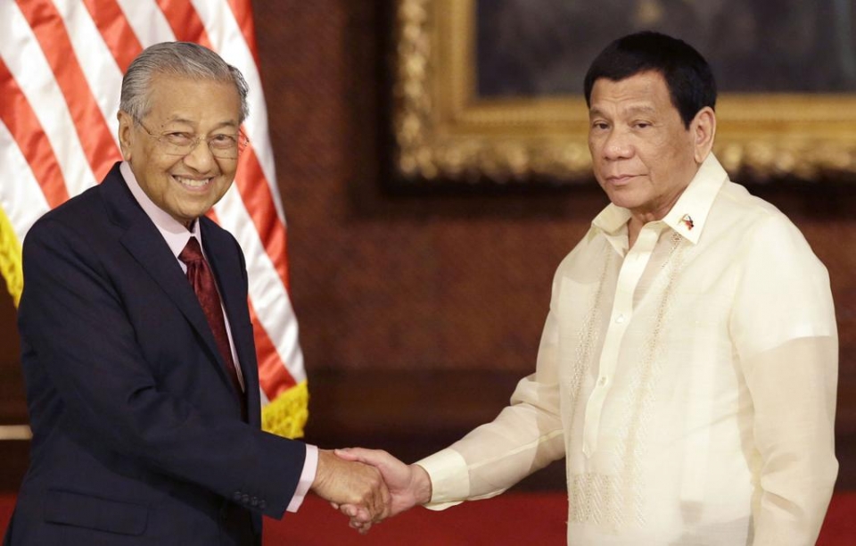 philippines malaysia nhan manh tu do hang hai o bien dong