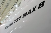 den luot malaysia va oman cam may bay boeing 737 max 8 ra vao va qua canh