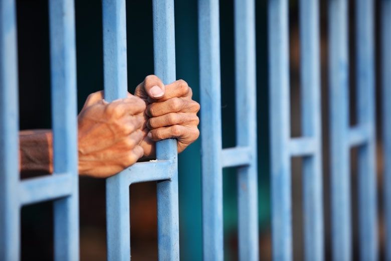 covid 19 iran tam thoi tha khoang 85000 tu nhan trung quoc xu ly gan 160000 tan chat thai y te