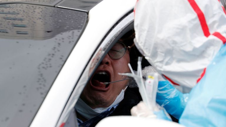 Covid-19: Kinh nghiệm Hàn Quốc là xét nghiệm, xét nghiệm, xét nghiệm! covid 19 kinh nghiem han quoc xet nghiem xet nghiem xet nghiem