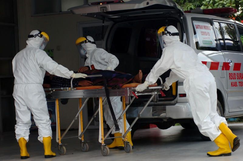 dung tuyen dau chong covid 19 nhan vien y te indonesia nhan tro cap khan cap