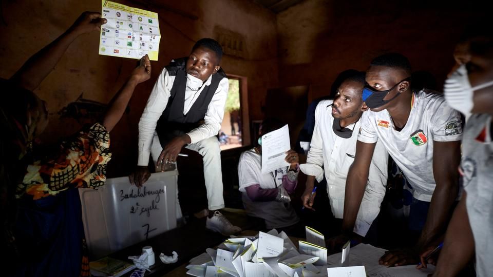 Dịch Covid-19 hoành hành, an ninh bất ổn, Mali tiến hành bầu cử Quốc hội dich covid 1 hoanh hanh an ninh bat on mali tien hanh bau cu quoc hoi