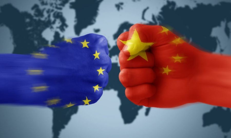Căng thẳng EU-Trung Quốc: Bắc Kinh 'tung cước' phản đòn, EU cảnh cáo hậu quả. (Nguồn: Reuters)
