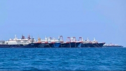 Trung Quốc 'biện minh' gì về vụ hàng trăm 'tàu cá' xuất hiện ở Biển Đông?
