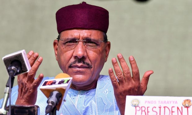 Niger: Nổ súng hạng nặng gần Phủ Tổng thống, căng thẳng gia tăng trước lễ tuyên thệ nhậm