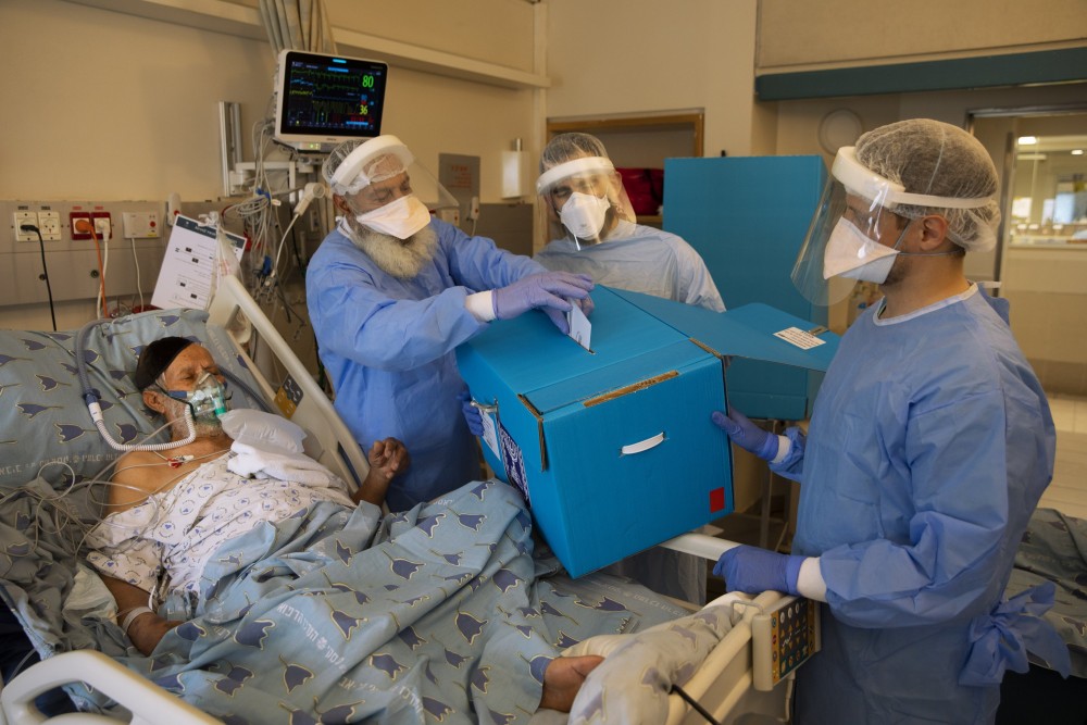 Cử tri Israel bắt đầu đi bầu cử, cuộc tổng tuyển cử lần thứ 4 trong vòng 2 năm khai màn. (Nguồn: AP)