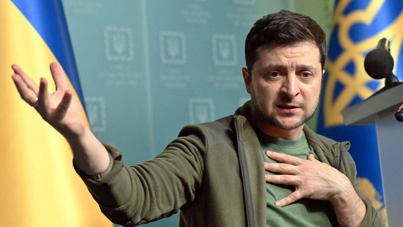 Nga đòi Ukraine công nhận độc lập cho Donetsk và Luhansk, Tổng thống Zelensky nói 'không thể phản bội người dân'. (The Times)