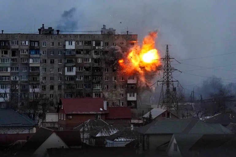 Xung đột Nga-Ukraine: Chuẩn bị đàm phán trực tuyến, Ủy ban chữ thập đỏ quốc tế cảnh báo 'kịch bản tồi tệ'. (Nguồn: AP)