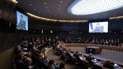 Xung đột Nga-Ukraine: Lần đầu trao đổi tù binh; Kiev kêu gọi NATO hỗ trợ vũ khí 'không giới hạn'