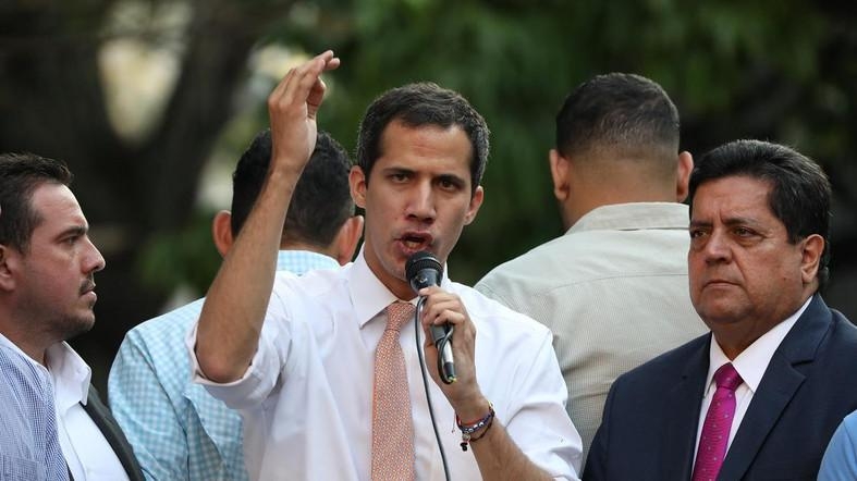 Venezuela: "Tổng thống lâm thời" Guaido lo sợ bị bắt cóc khi bị tước quyền miễn trừ venezuela chinh thuc bi tuoc quyen mien tru thu linh doi lap guaido lo so bi bat coc