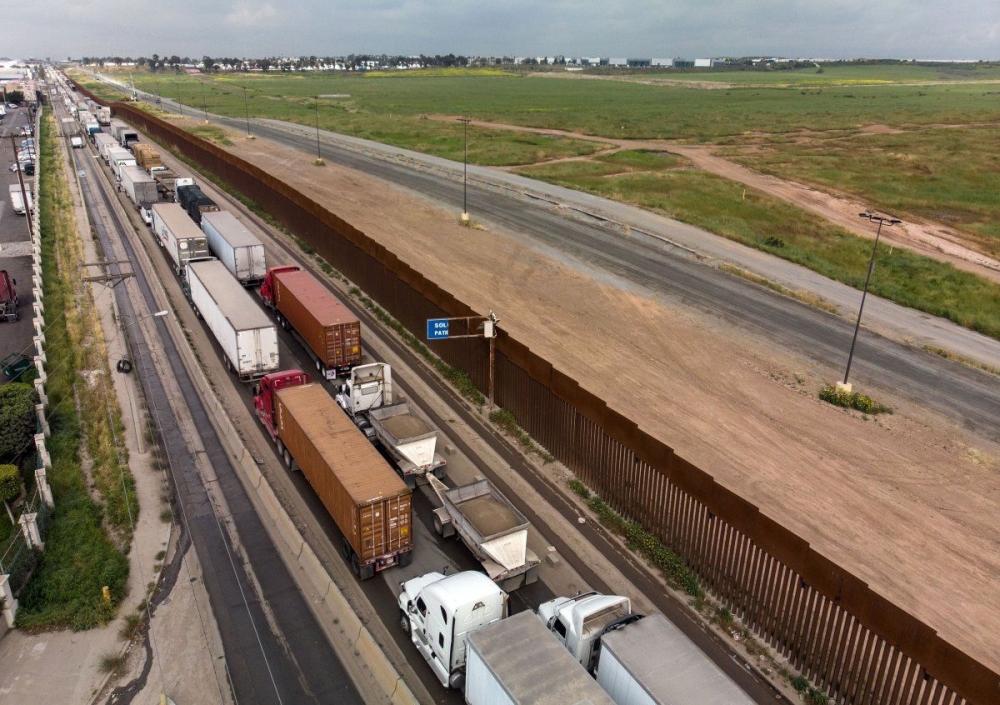 tong thong my se huy dong them quan doi tai bien gioi voi mexico