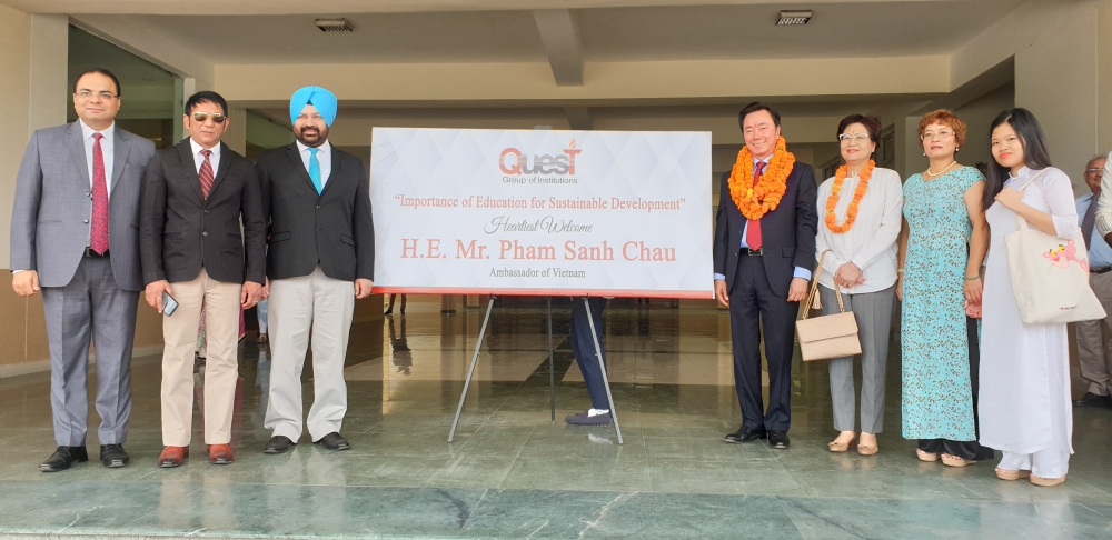 ra mat chuong trinh hoc bong dai su viet nam tai an do