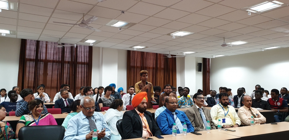 ra mat chuong trinh hoc bong dai su viet nam tai an do