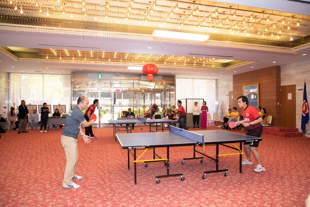 nhat ban giai bong ban huu nghi tong lanh su quan cac nuoc asean tai kansai