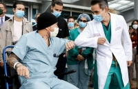 hon 42000 ca tu vong vi covid 19 tong thong trump se ky sac lenh tam dinh chi dong nguoi nhap cu my