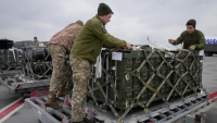 Mỹ-Pháp 'thổi' thêm gần 1 tỷ USD viện trợ quân sự cho Ukraine