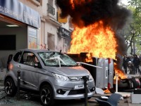 ​Hơn 100 người bị bắt giữ sau biểu tình bạo lực tại Pháp