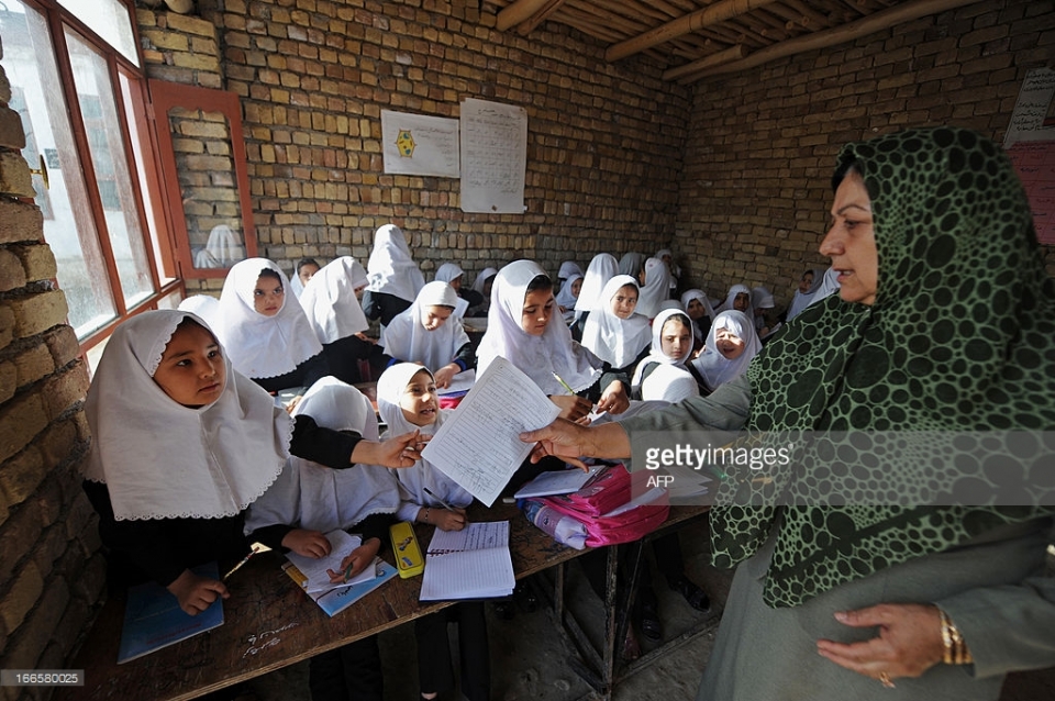 afghanistan 45 hoc sinh nhap vien nghi bi tan cong nghi bang khi doc