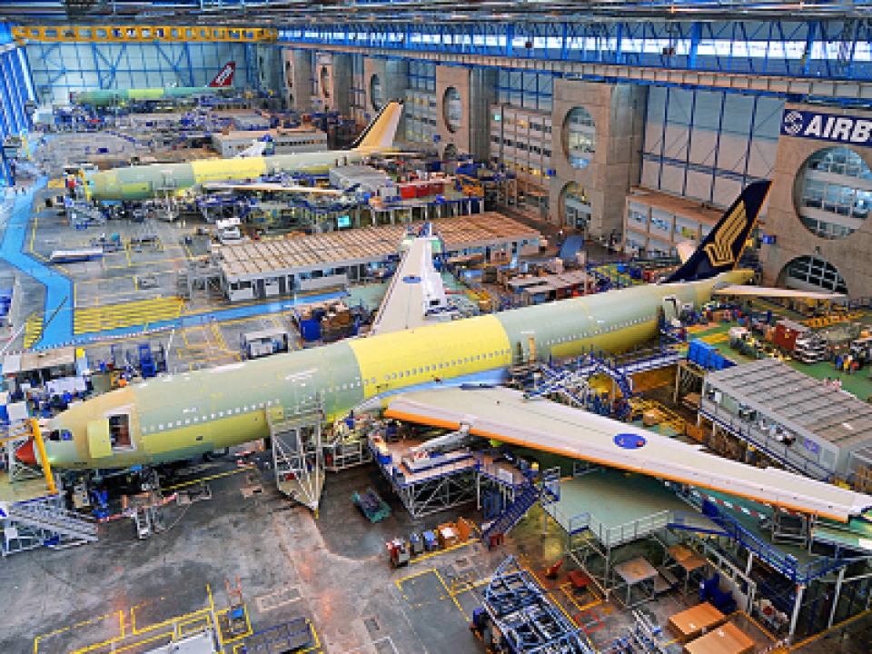 nhieu hop dong hang ty usd dang cho doi thoa thuan hat nhan iran