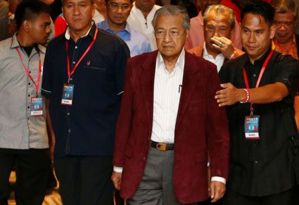 bau cu ha vien malaysia phe doi lap gianh du ghe de thanh lap chinh phu