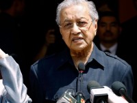 thu tuong malaysia cam ket cat giam no giai tan mot so co quan