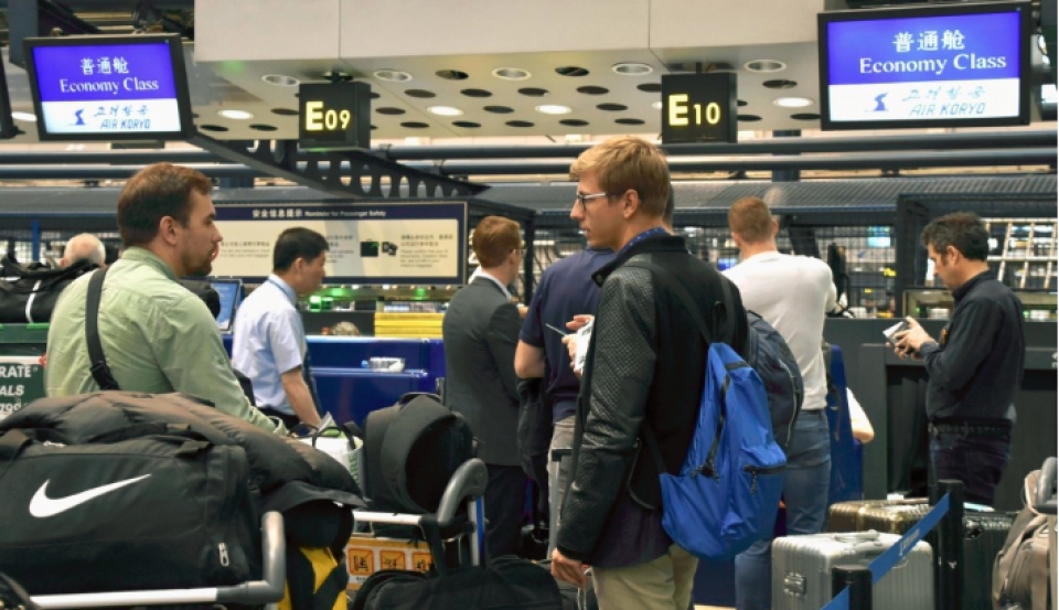 cac nha bao nuoc ngoai roi bac kinh toi trieu tien dua tin dong cua bai thu hat nhan