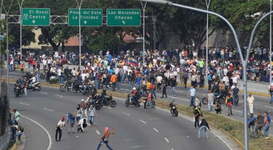 Mỹ yêu cầu các hãng hàng không nước này rời khỏi Venezuela trong 48 giờ my cam bay tam thap trong khong phan venezuela