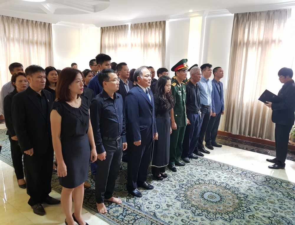le vieng va mo so tang nguyen chu tich nuoc le duc anh tai myanmar thuong hai
