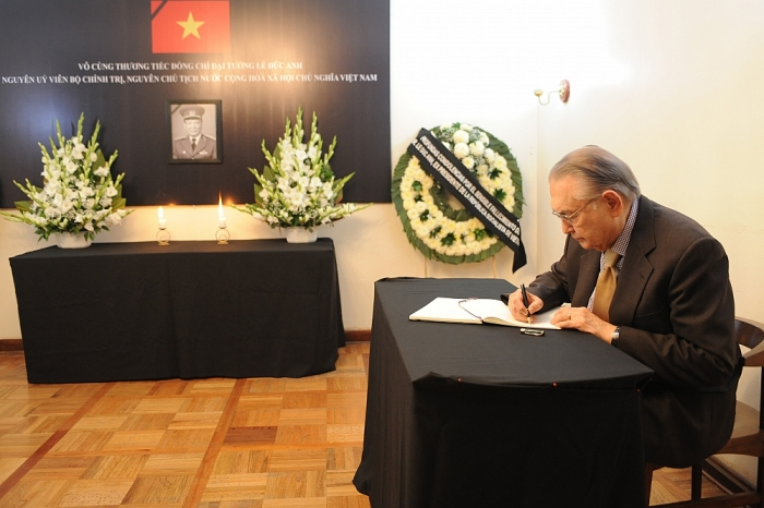 dai su quan viet nam tai mexico to chuc le vieng va mo so tang nguyen chu tich nuoc le duc anh