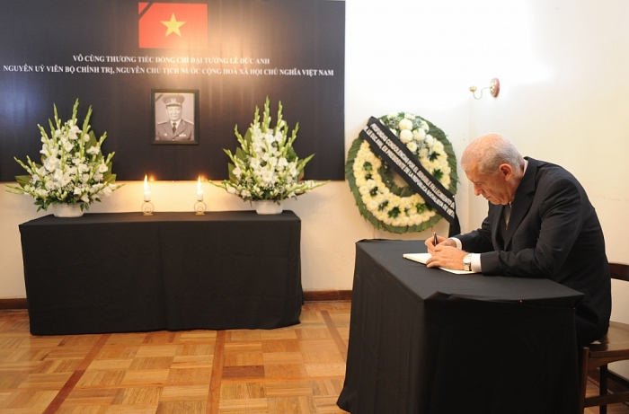 dai su quan viet nam tai mexico to chuc le vieng va mo so tang nguyen chu tich nuoc le duc anh