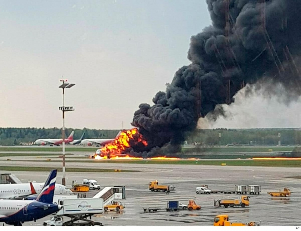 Nga: Một máy bay chở khách bị cháy, ít nhất 41 người thiệt mạng nga mot may bay cho khach bi chay it nhat 41 nguoi thiet mang
