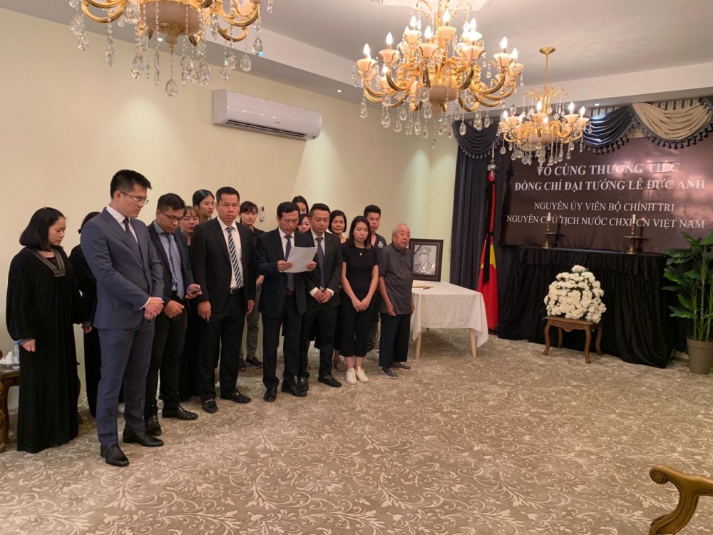 le vieng va mo so tang nguyen chu tich nuoc le duc anh tai saudi arabia kazakhstan