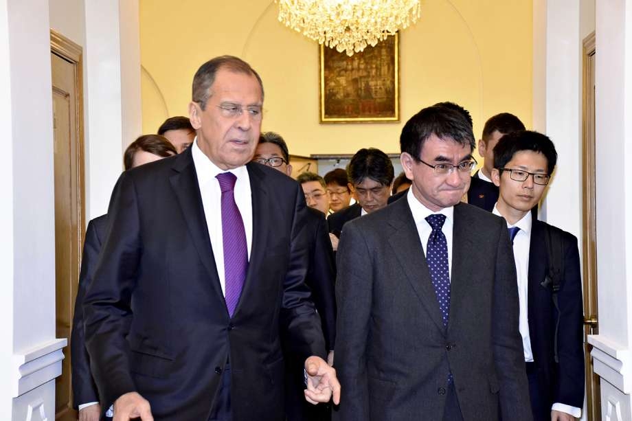 ngoai truong nga moscow va tokyo ton tai bat dong cuc ky lon