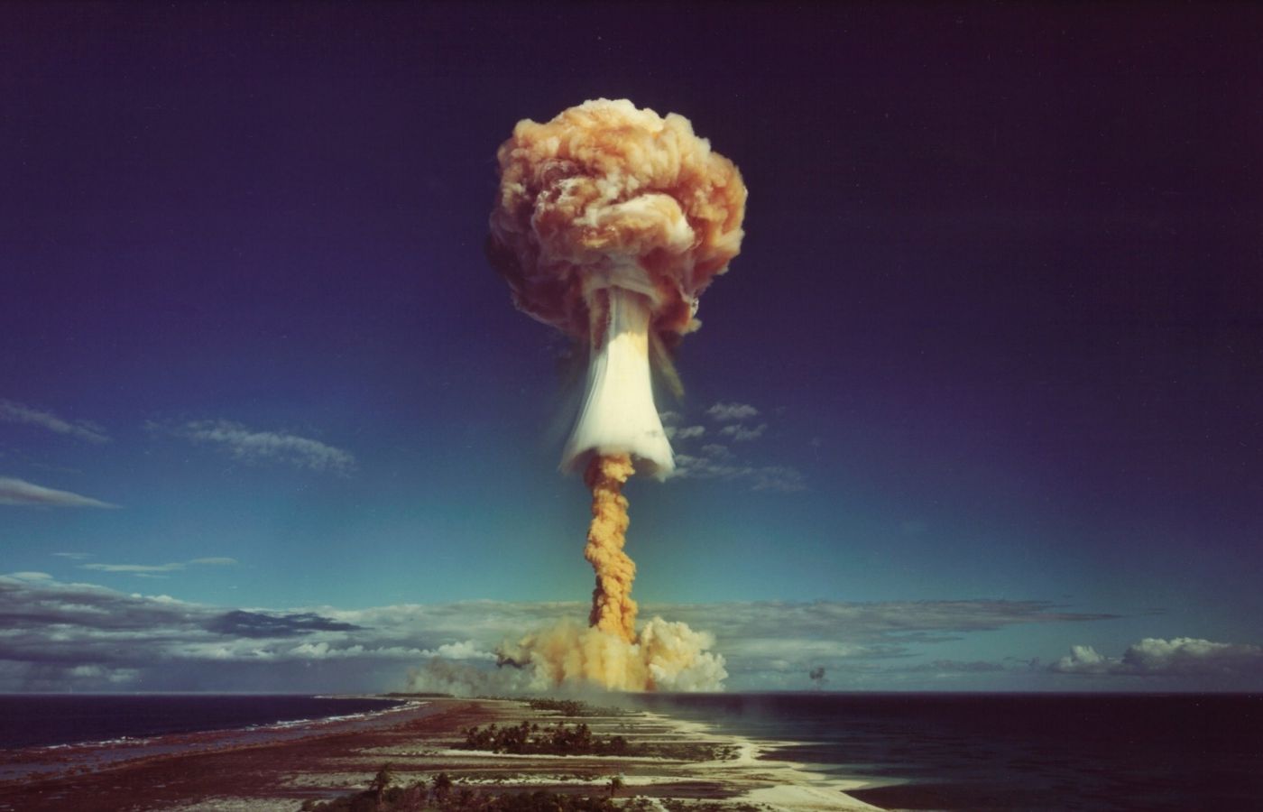 Trước đồn đoán Mỹ định nối lại các vụ thử hạt nhân, Trung Quốc nói gì?