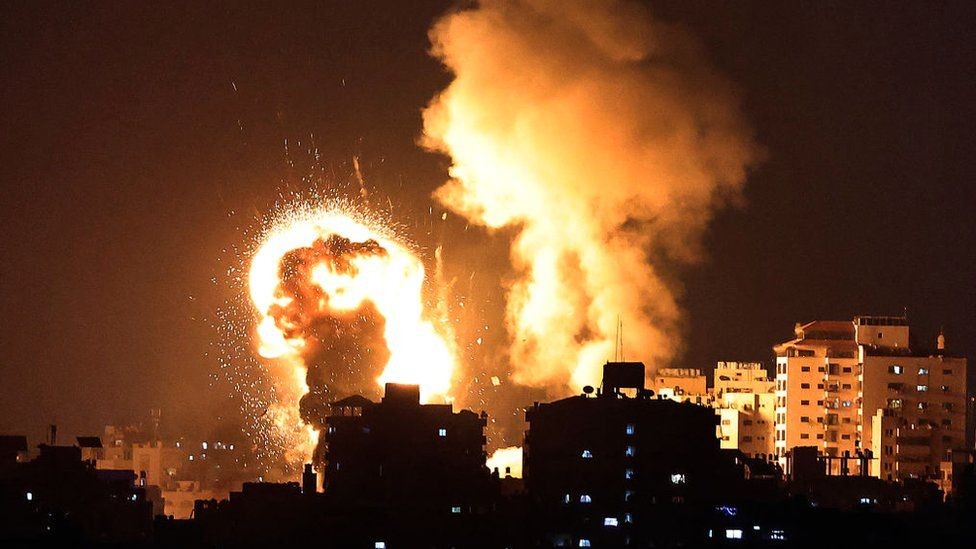 Quân đội Israel tấn công liên hoàn 130 mục tiêu ở Dải Gaza, nã cả tên lửa tới tấp? (Nguồn: Getty Images)