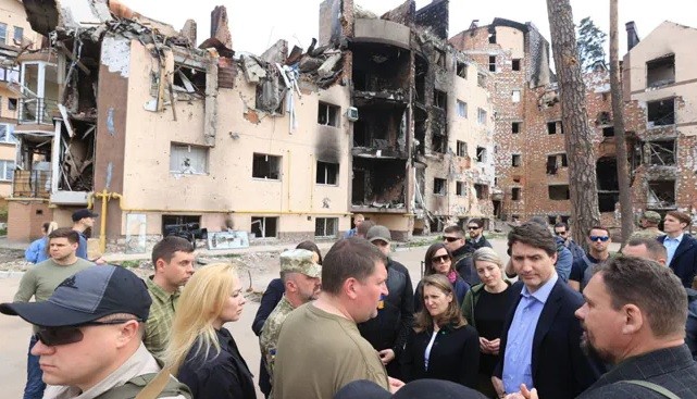 Ukraine liên tục đón khách quý, Thủ tướng Canada mang 'quà' đến bất ngờ. (Nguồn: NDTV)