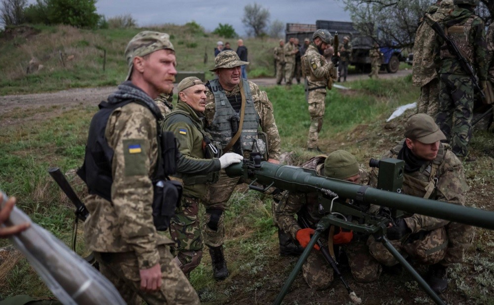Giữa chiến sự ác liệt, Ukraine hành động bất ngờ, Nga thông báo đạt thỏa thuận ở Azovstal với Kiev. (Nguồn: Reuters)