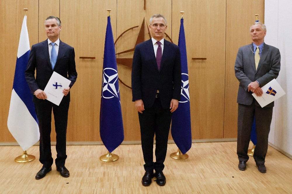 Phần Lan và Thụy Điển chính thức đệ đơn xin gia nhập, NATO nói 'thời khắc lịch sử, cần nắm giữ'. (Reuters)
