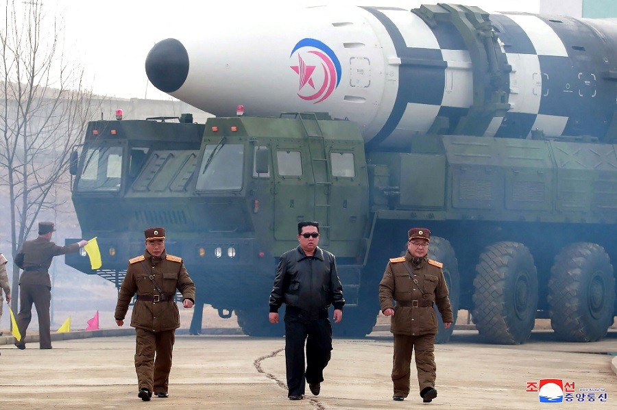 Triều Tiên im lặng sau vụ phóng tên lửa, Mỹ tung 'bài tẩy', Trung Quốc không ngồi yên. (Nguồn: KCNA)