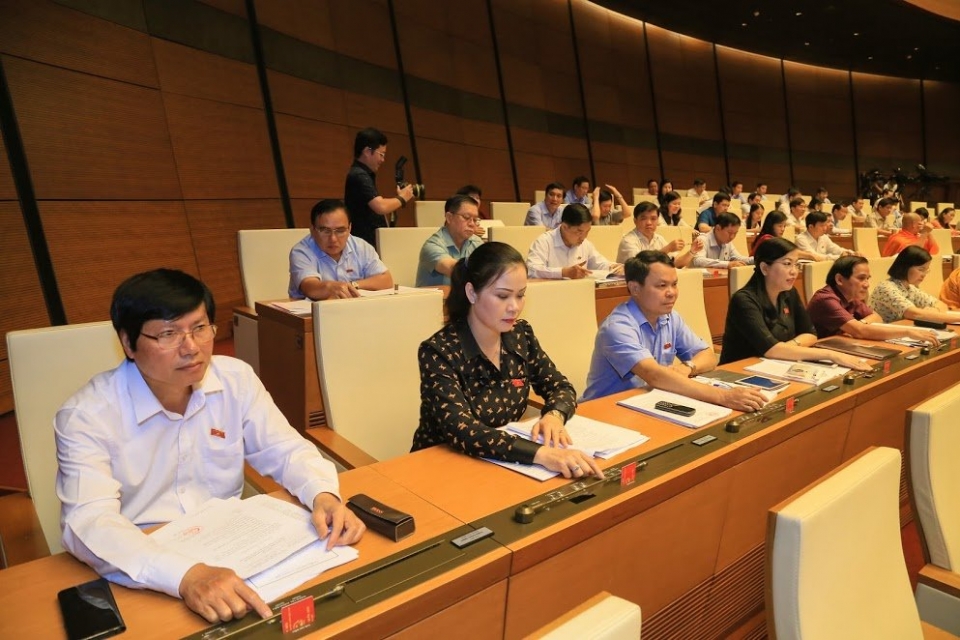 quoc hoi thong qua luat an ninh mang