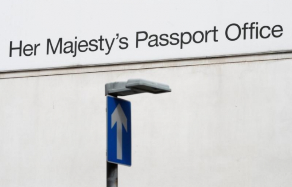 toa an anh bac bo ho chieu cho gioi tinh thu ba