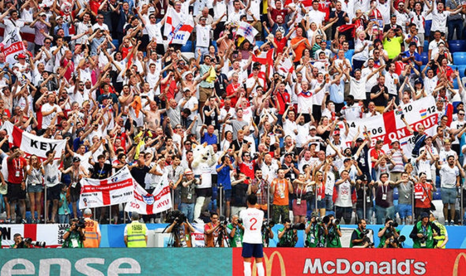 anh co the bi fifa pha t ne u co do ng vien mang brexit va o san bo ng