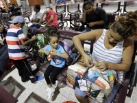 buc tuong phan chia nuoc my