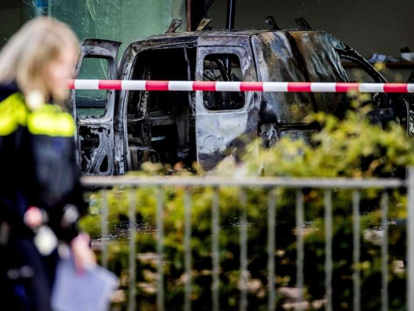 Xe tải lao vào một tòa soạn báo hàng đầu của Hà Lan